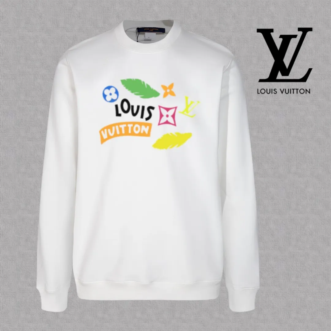 🅿️250 hot style on the shelves🔥❗ 💫〖Louis Vuitton LV〗 Fashionable round neck sweatshirt, casually matched with various styles, it is perfectly handsome😎The whole dress is made of double waistcoats, which makes the whole dress more three-dimensional. Not ordinary factories can do such fine work. The 2025 spring style counters are on sale, exquisite round neck terry sweatshirt, high-end double-strand pure cotton Customized drawstring ribs are dyed in the same vat and are complete with three standards. The chest craftsmanship adopts a simple and elegant pattern on the chest, which is easy to control for any age group! Fit and comfortable! Customized thickened 440g terry sweatshirt fabric, soft and comfortable to the touch, with a three-dimensional shape! 🙌🏻 It’s also very breathable, so it’s a versatile style that can be worn with any outfit! ✔Color: Black White Apricot Size: S M L XL 2XL